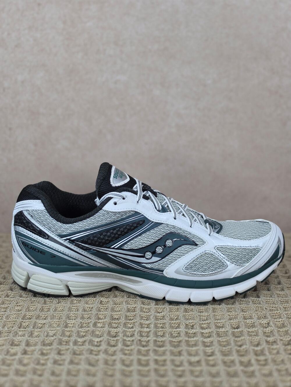 Saucony ProGrid Guide 7 S70936‑8 Men’s 11 White Pine – Brand New